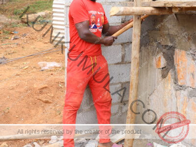 Godfrey Saazi looking for mason jobs and Digging wholes