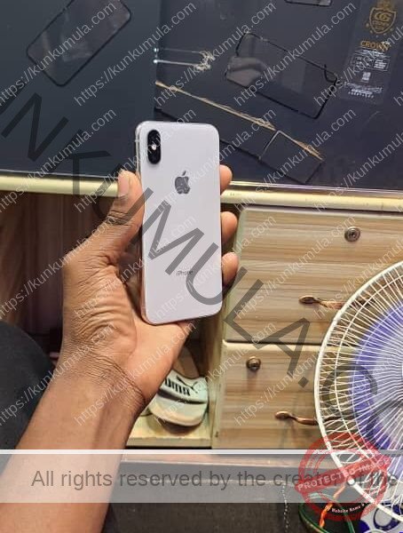 Iphone x 64gb @ Ugx. 400k